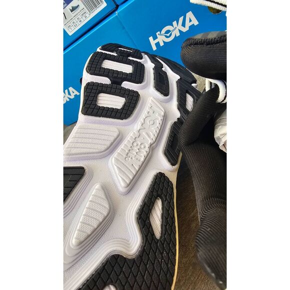Hoka MEN\'S Hoka One One Bondi 6 black white Mesh. Size 7.5 New in box main image 8
